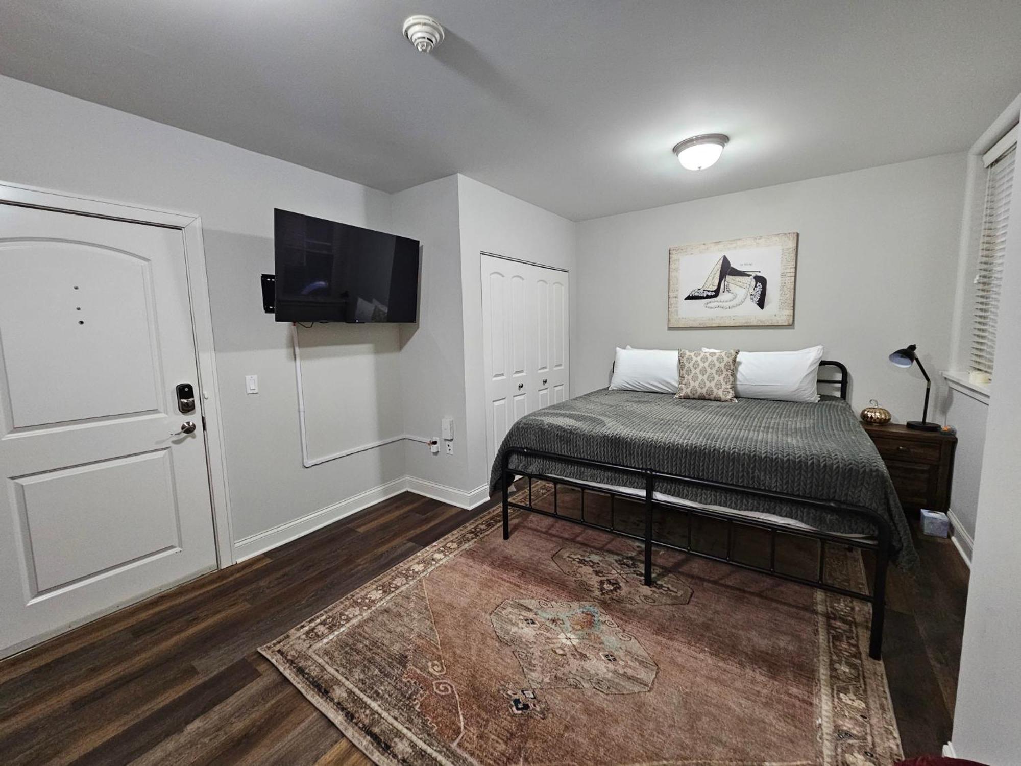 Cozy King Bed Stay At The Historic Inman - 201 Champaign Exteriör bild